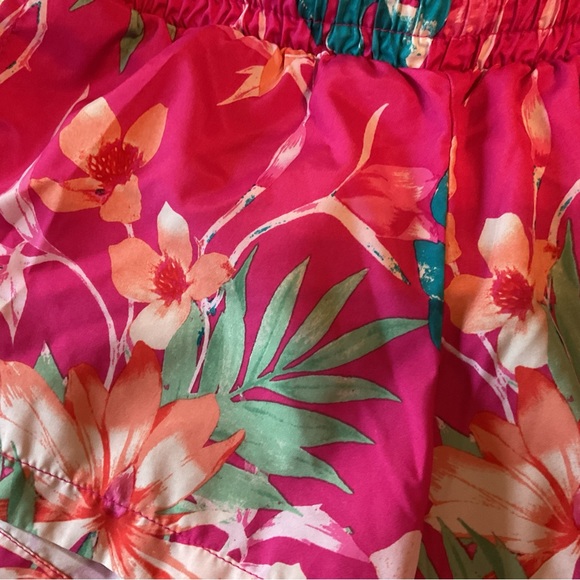 Girls old navy active shorts tropical - Picture 3 of 4